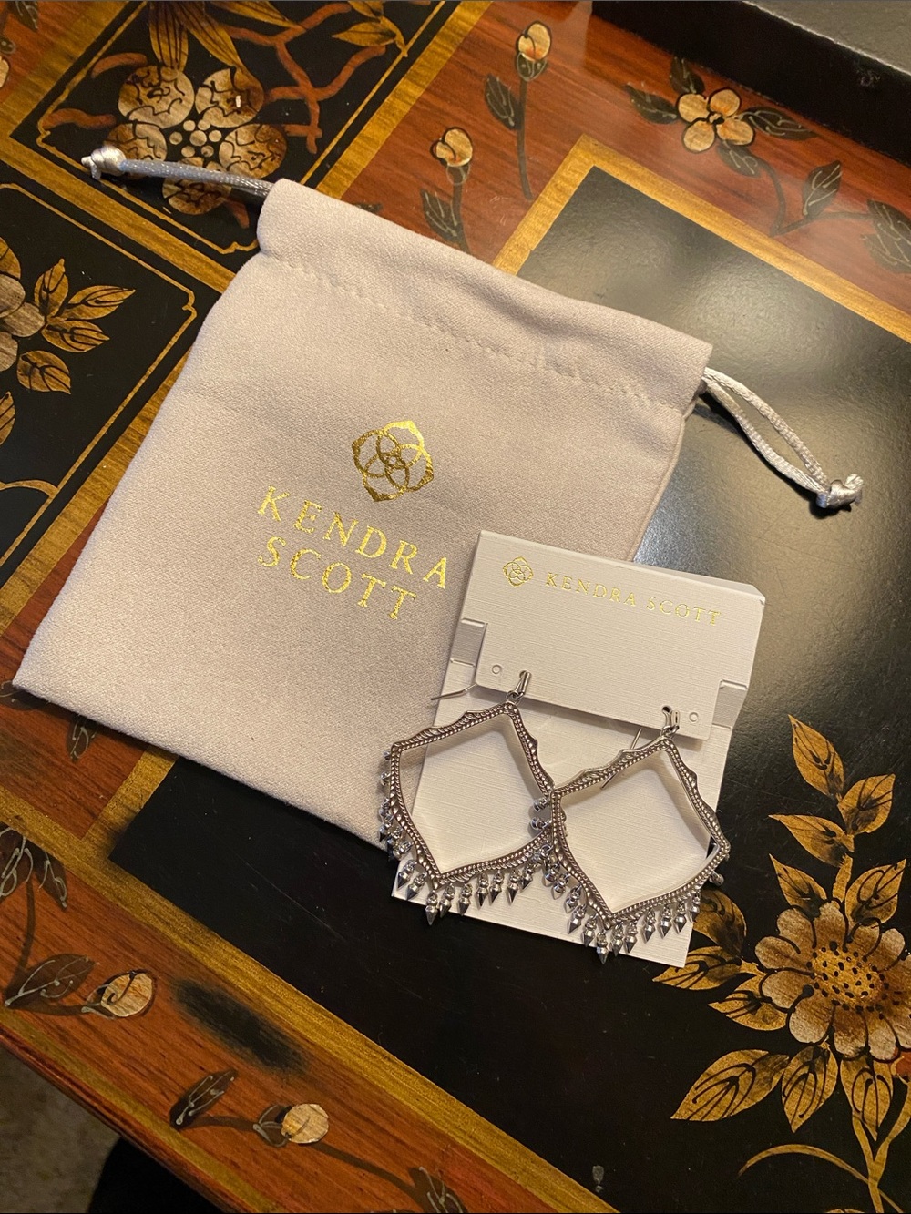 Kendra Scott Silver-Tone Dangle Earrings w KS card & bag